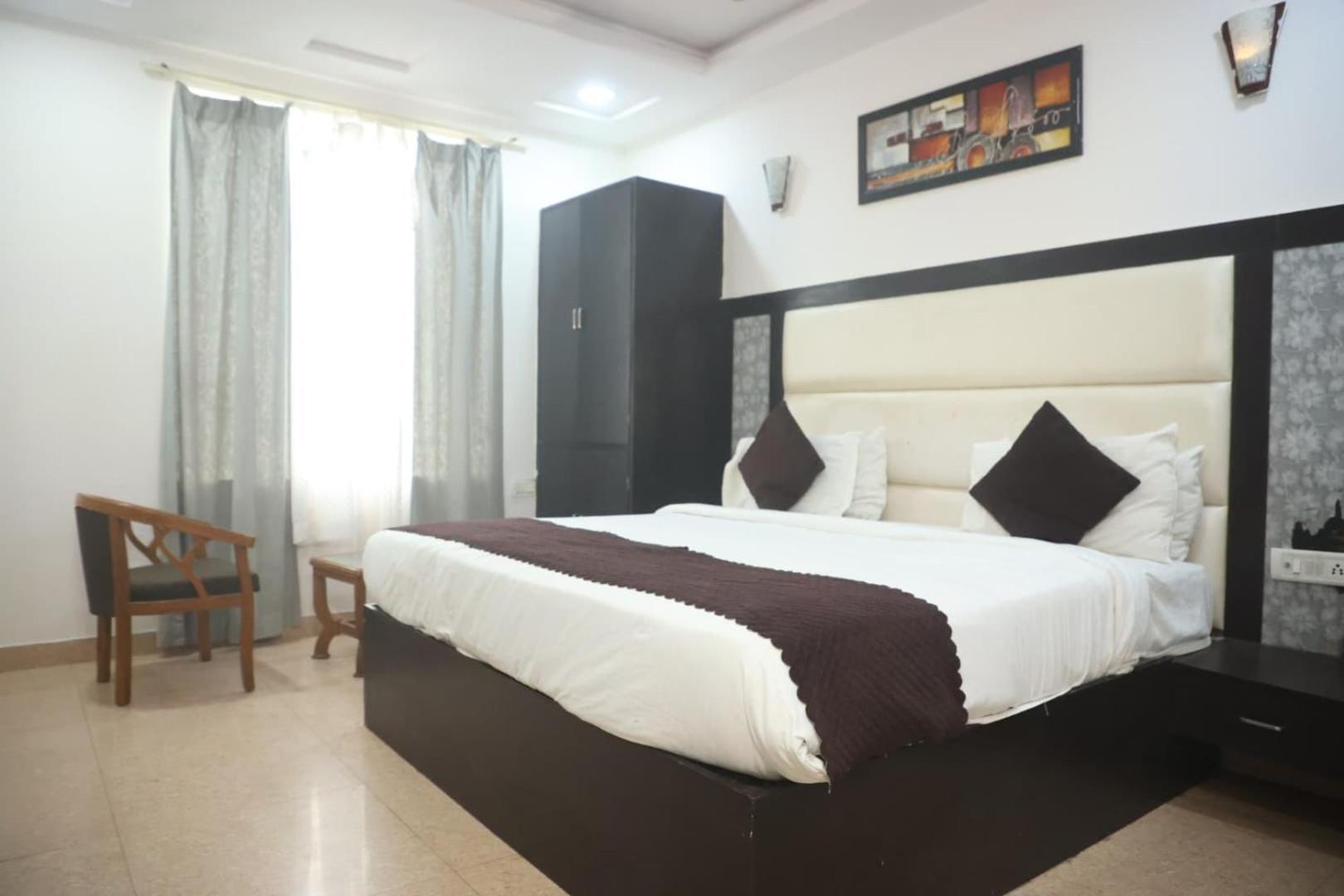 Hotel Grand Father Агра Екстериор снимка