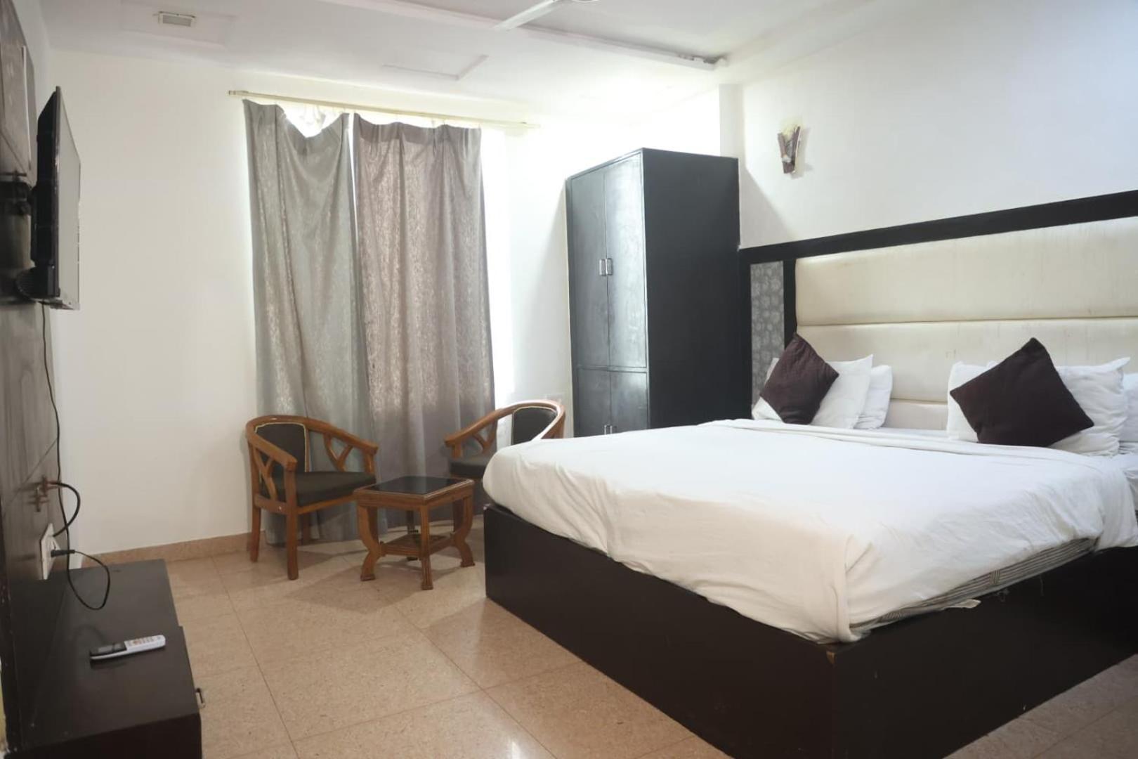 Hotel Grand Father Агра Екстериор снимка