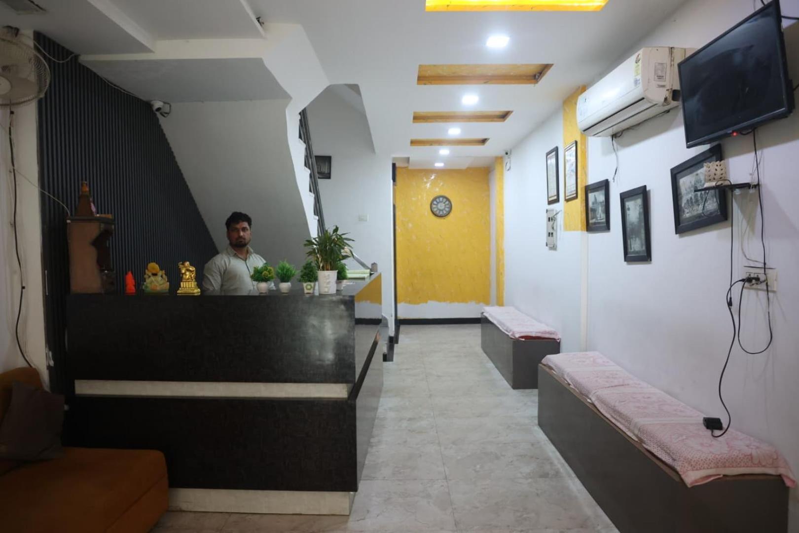Hotel Grand Father Агра Екстериор снимка