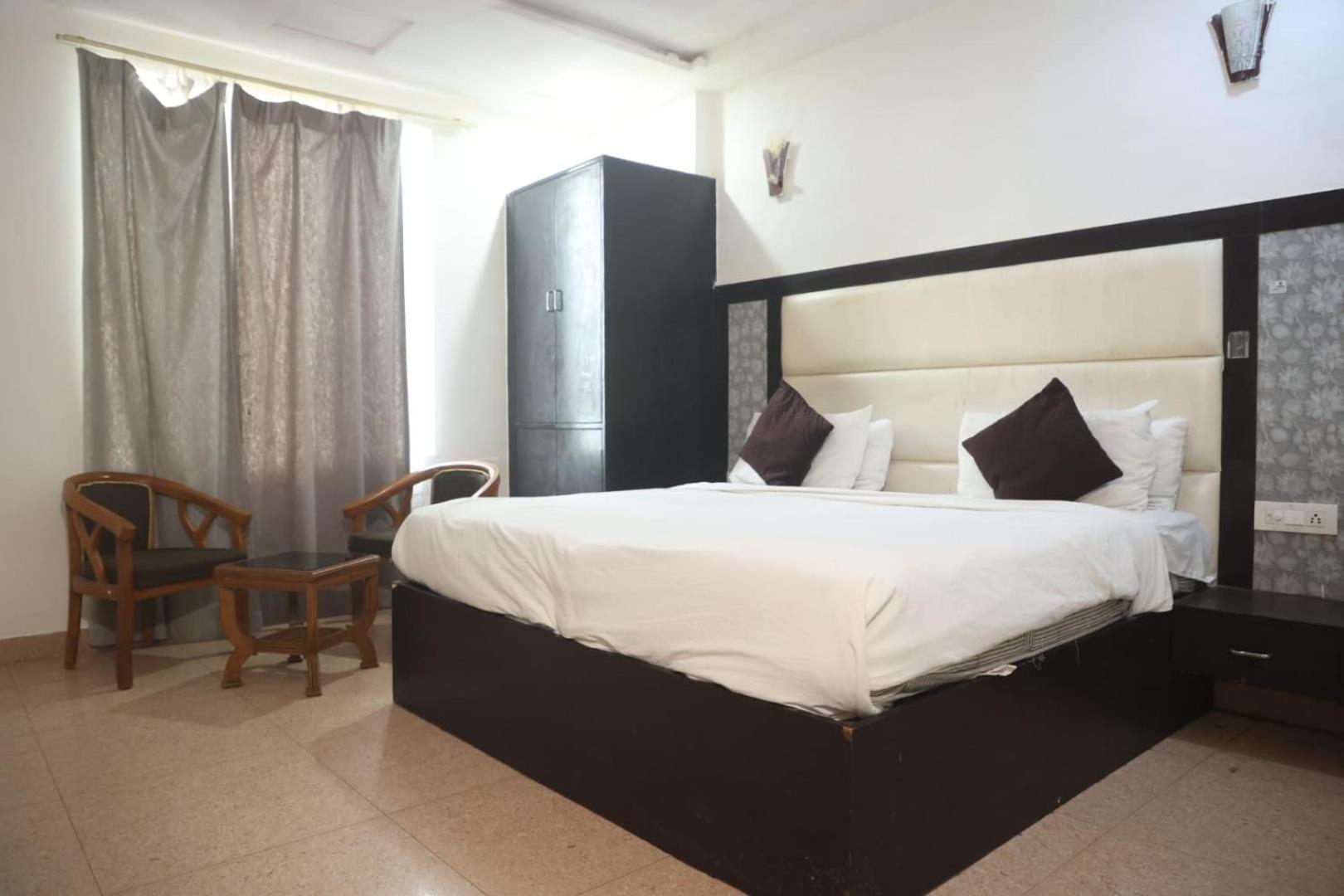 Hotel Grand Father Агра Екстериор снимка