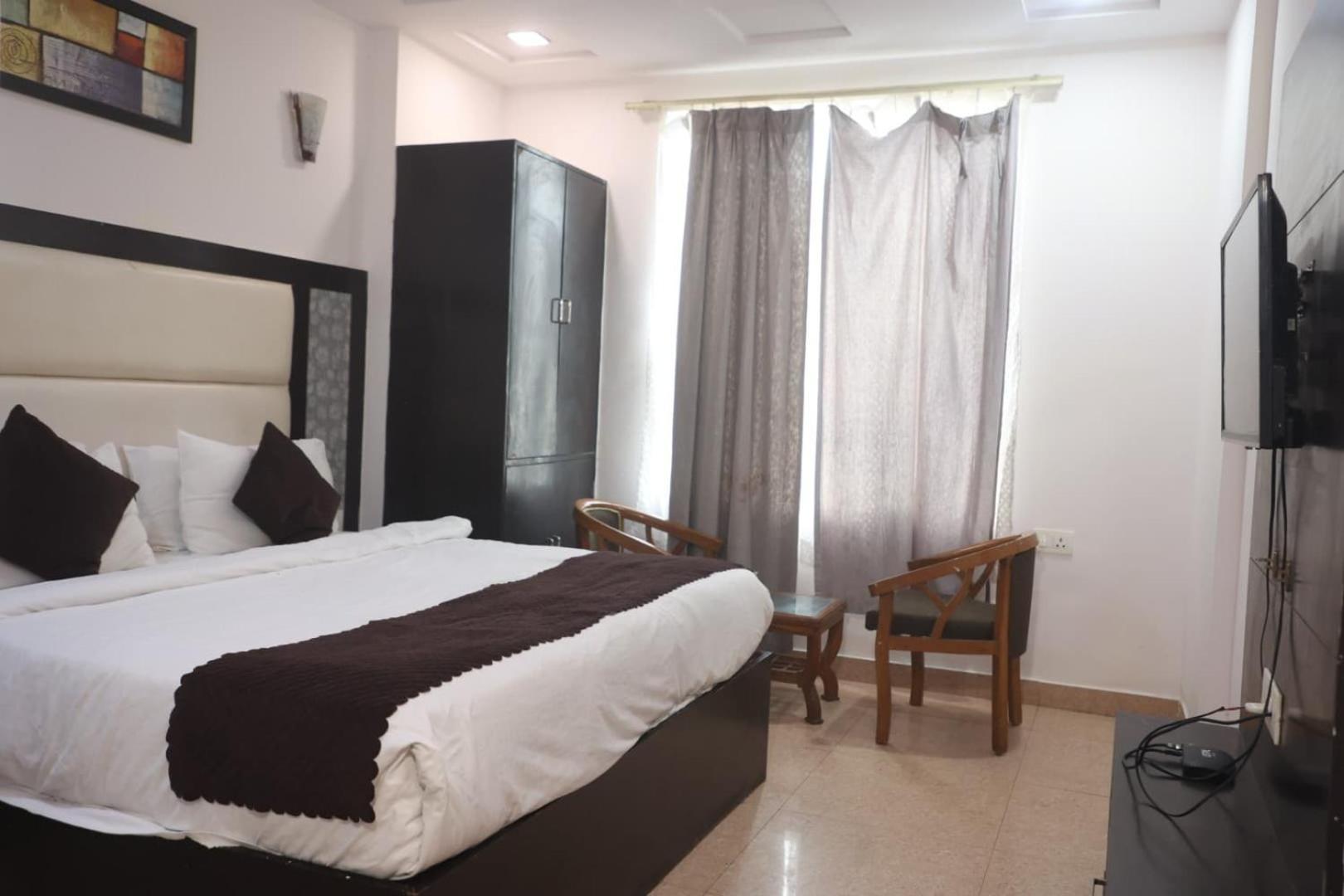 Hotel Grand Father Агра Екстериор снимка